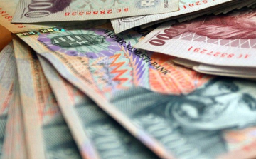 KSH: májusban 8,2 százalékkal nőttek a keresetek. 