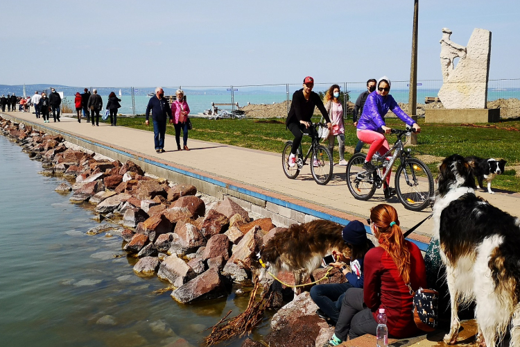 Balatoni Turizmus Szövetség: nem zárt be a Balaton augusztus 20. után