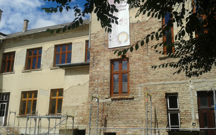 100 milliós pályázatból újul meg a SZIGNUM 