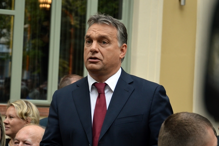 Orbán Viktor Makón kampányolt