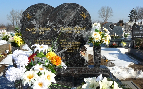 Romagyilkosságok - Az MSZP közös megemlékezésre hívja a kormányfőt Tatárszentgyörgyre