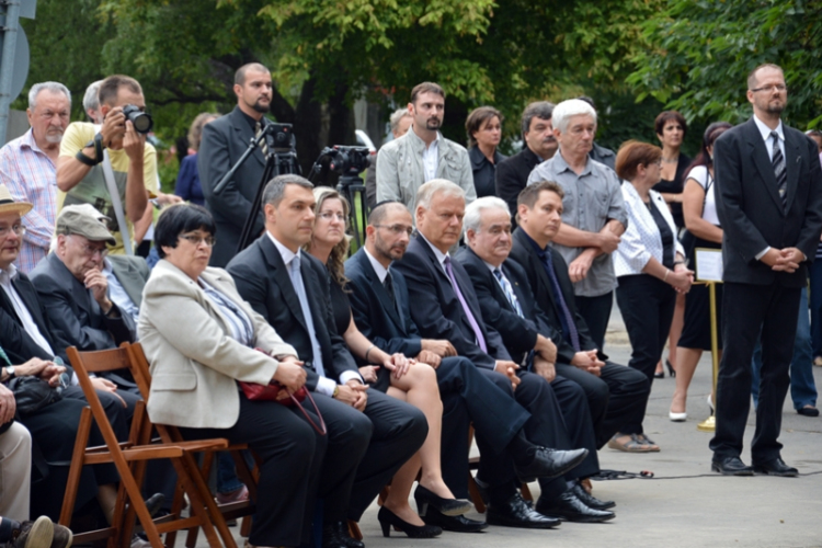 Zsinagóga emlékmű avatás 