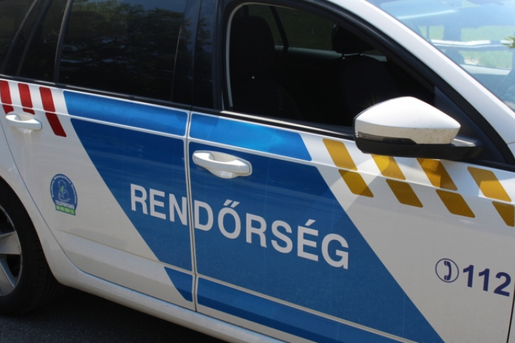 Vádat emeltek két egykori rendőr ellen