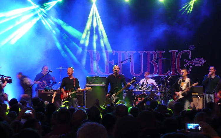 Makóiak tomboltak a Republicra