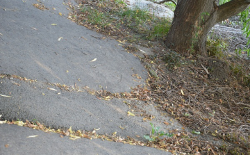 Beindul a járdaprogram!