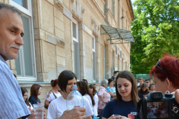 SZÍVesen sétálnék veled