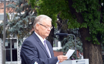 Buzás Péter 20 év után távozik a polgármesteri székből