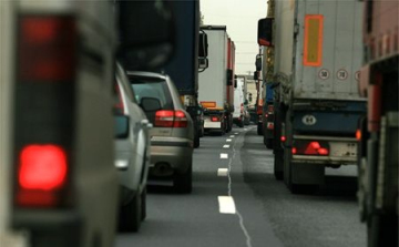 3 órás várakozás Röszkén