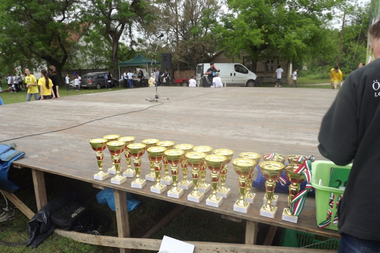 Futás a múltba - tömegfutóverseny Földeák és Óföldeák között