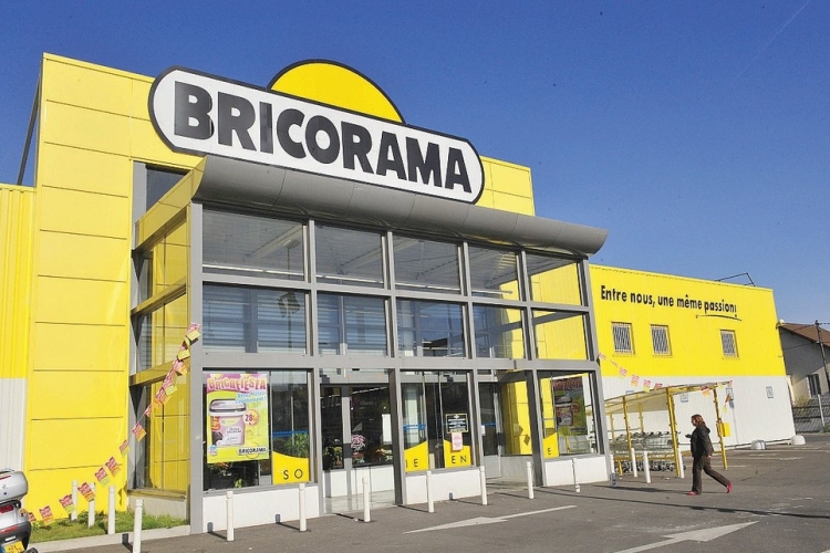 Vasárnapi nyitva tartás miatt félmillió eurós bírságot kapott a Bricorama barkácsáruház Franciaországban