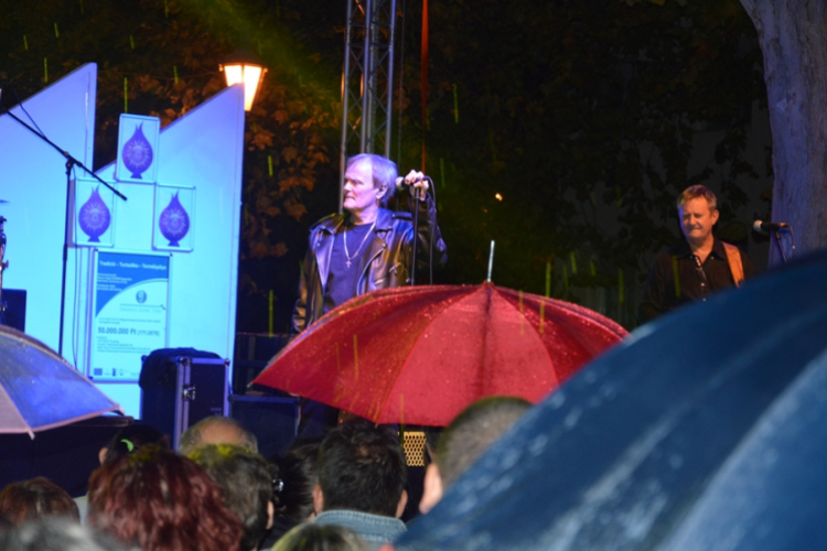 Hagymafesztivál: Bikini koncert képekben