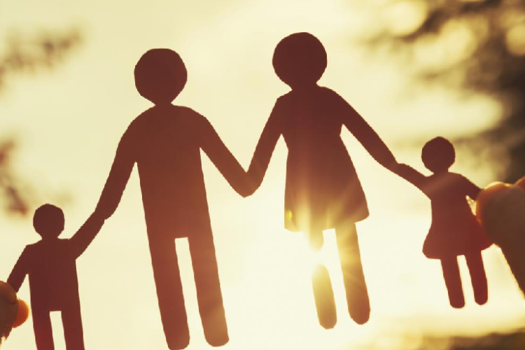 Megduplázza a kormány a családi adókedvezményt a jövő év elejéig