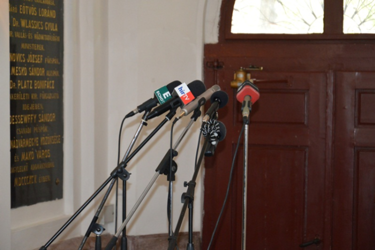 Holokauszt-emléktábla avatás és faültetés