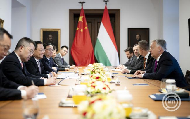 Szijjártó Péter: százmilliárd forintos budapesti beruházást jelentett be a BYD