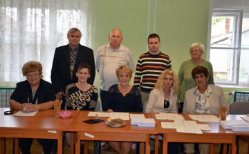 Vidámság, nevetés a 23. szavazókörben