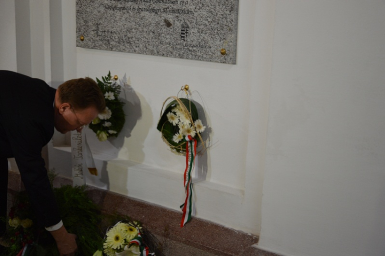 Holokauszt-emléktábla avatás és faültetés