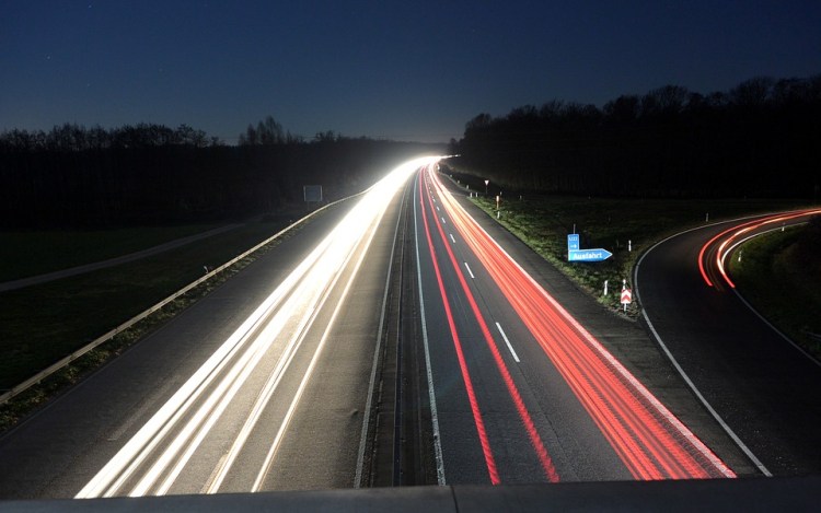 Kétszintű ügyfélazonosítás kell hétfőtől az e-matrica-vásárláshoz