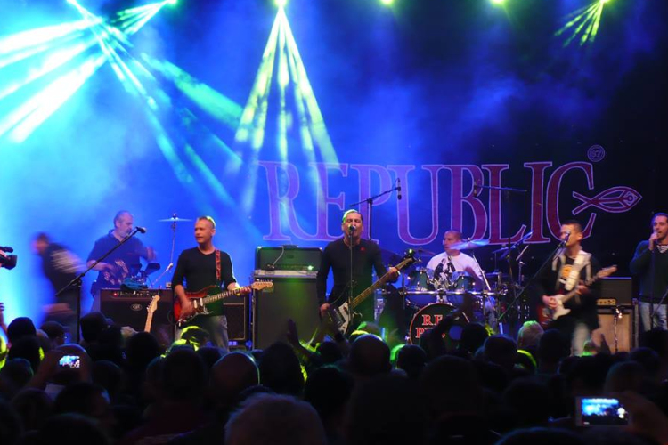 Makóiak tomboltak a Republicra