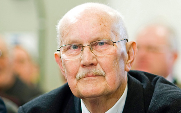 Makovecz emlékmű fog épülni