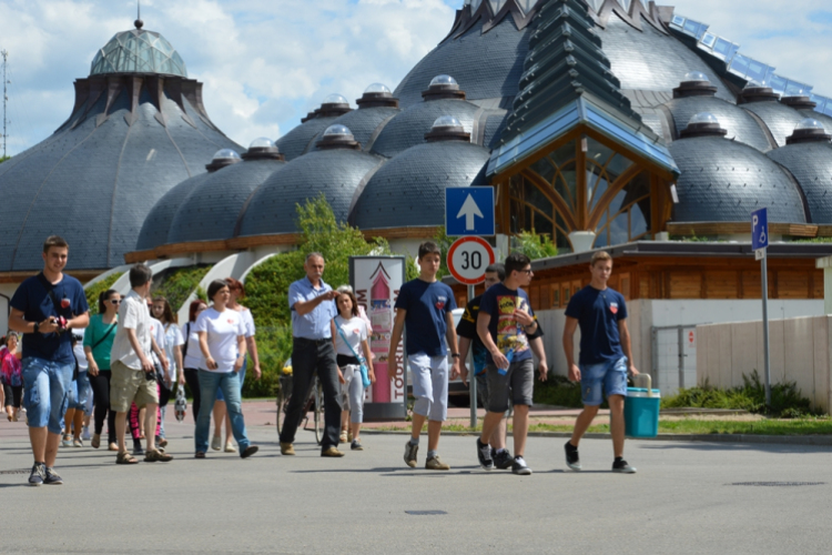 SZÍVesen sétálnék veled