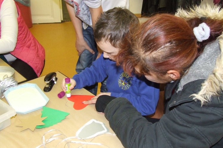 Adventi Kézműveskedés és Nyílt Nap a Makói Katolikus Ált. Iskolában