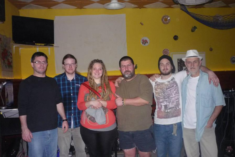 Szőnyegekre lenne szükség: segíts az M-JAM-nek