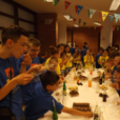 Állófogadás a Kálvin eredményes versenyzőinek.