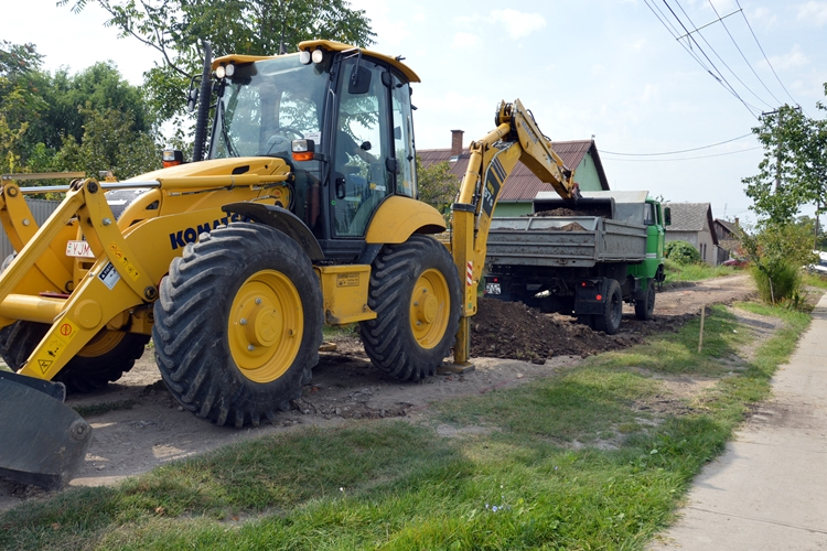 Útépítés Honvédban