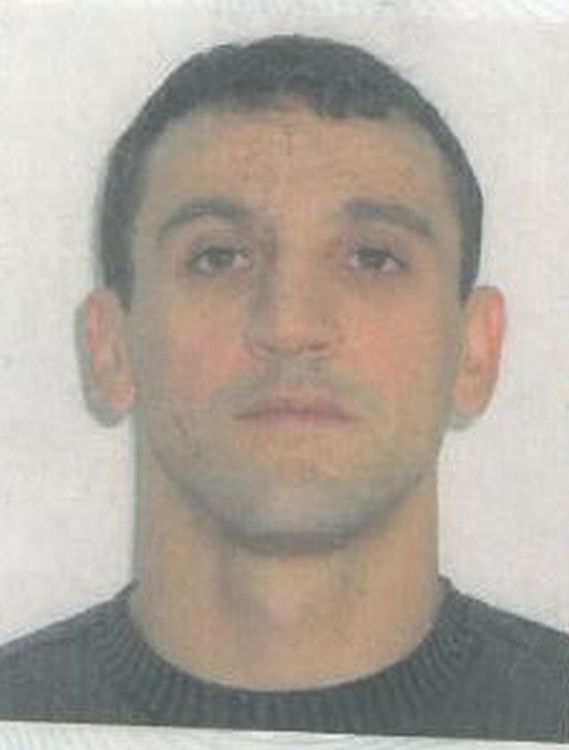 Folytatódik a hajsza a román férfi után