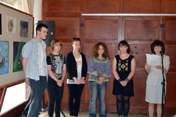 Ifjú alkotók kiállítása a Hagymaházban