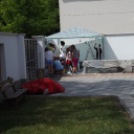 A makói óvoda falát festik a művésztelep diákjai