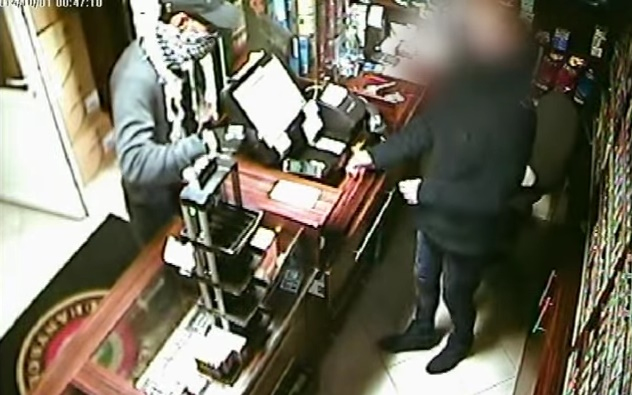 200 ezer forint a dohánybolti rablóért-Videóval