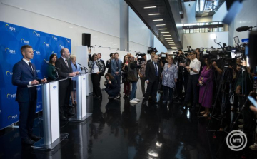 Magyar Péter akkor mondana le mentelmi jogáról, ha hazánk csatlakozna az Európai Ügyészséghez