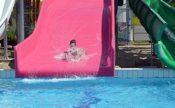 Fürdőszövetség: 4 százalékos bevételnövekedés várható nyáron a fürdőkben