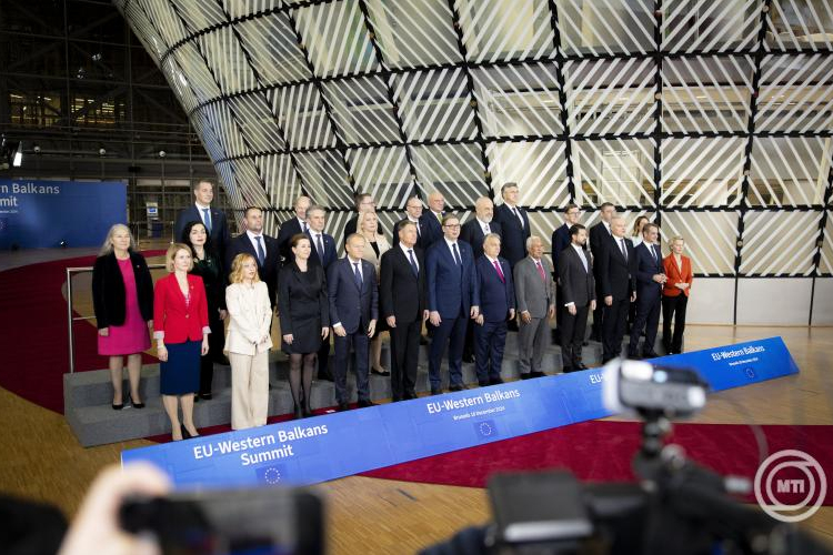 Orbán Viktor szerint hatalmas sikerekkel záruló félév volt az elnökség