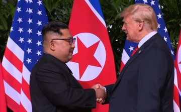 Négyszemközti megbeszéléssel kezdődik Trump és Kim találkozója Hanoiban 