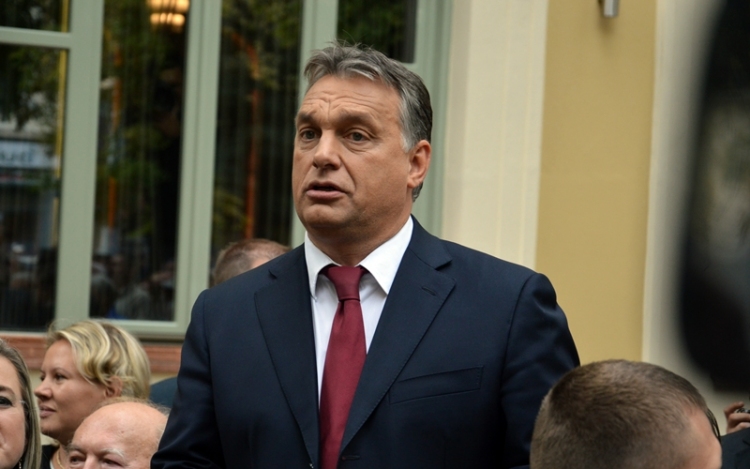 Orbán Viktor Makón kampányolt