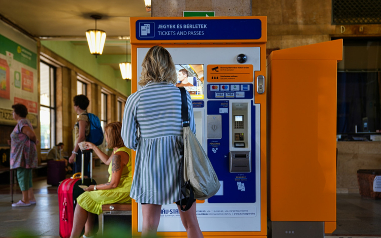 A MÁV felgyorsította a jegykiadó automaták telepítését