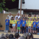 Állófogadás a Kálvin eredményes versenyzőinek.