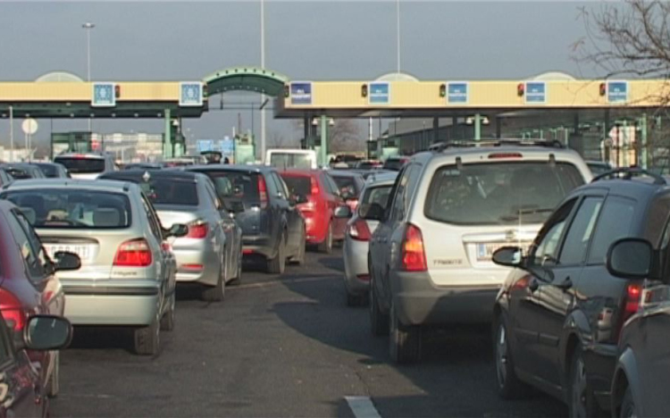 Röszkén ezen a hétvégén is torlódás várható