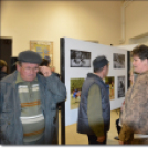 Ló és lovasa című fotókiállításra