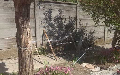 Beszakadt a járda a Munkás utcán!