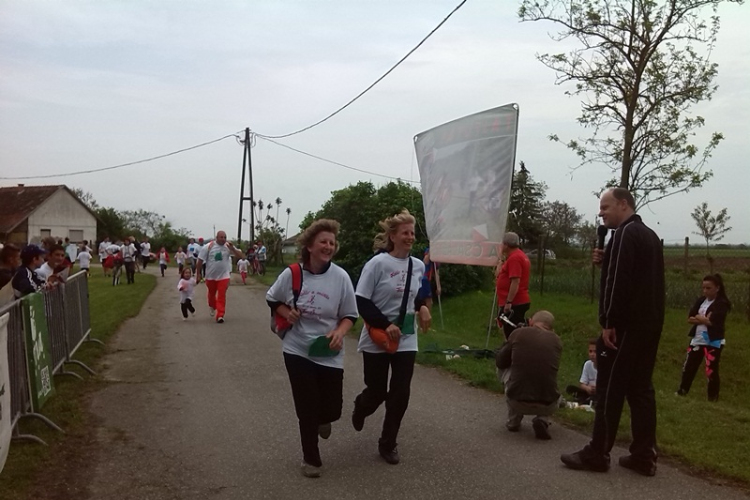 Futás a múltba - tömegfutóverseny Földeák és Óföldeák között