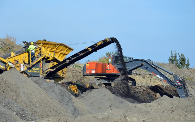 Zöld domb lesz a régi szeméttelep helyén