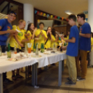 Állófogadás a Kálvin eredményes versenyzőinek.