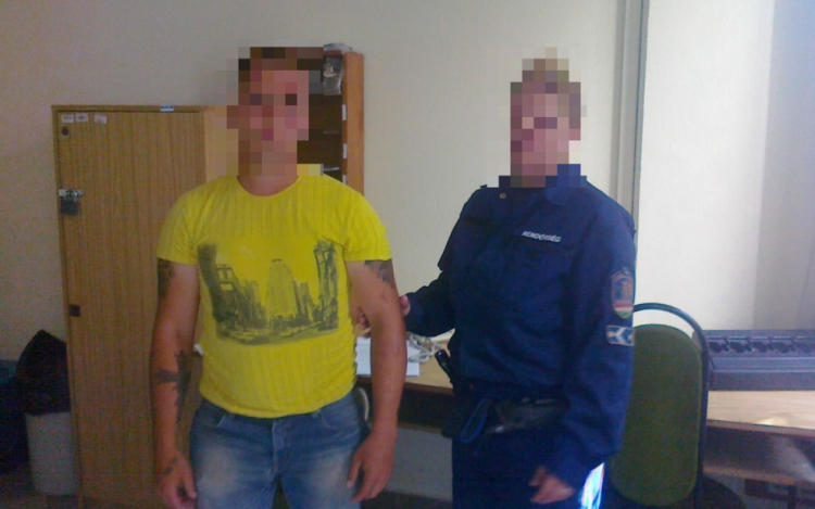 Rokonnak, ismerősnek adta ki magát