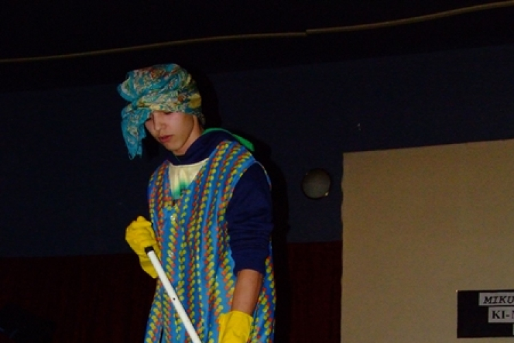 Ki Mit Tud a Kelemen Házban