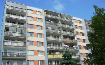 Kiugrott az ablakon, hogy eljusson az iskolába egy kisfiú Szegeden