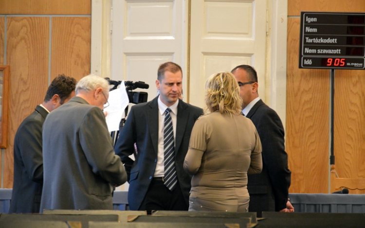 Még nincs utódja a városi cégek felmentett vezetőinek