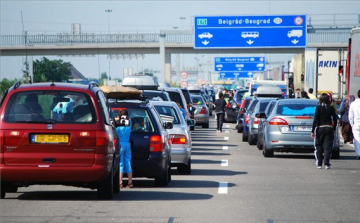 Már a belépő irányú forgalom az erősebb Röszkénél